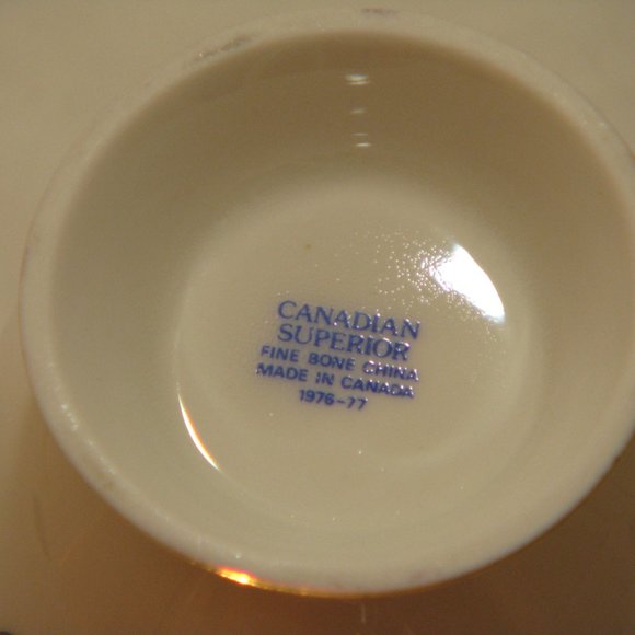 Queen Elizabeth Silver Jubilee 1952-1977 Commemorative Cup - Picture 4 of 4